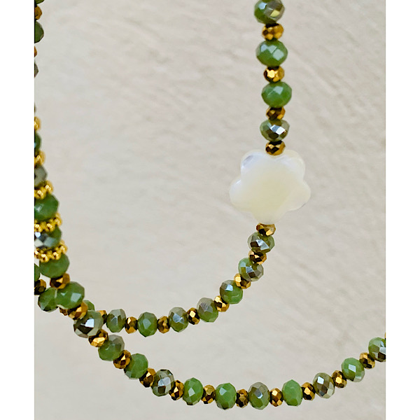 Sautoir Floyd en perles à facettes couleur vert olive