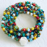 Sautoir en perles de verre multicolores