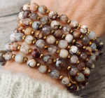 Sautoir ALIN en perles naturelles dans les tons beige et marron